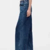 Jeans larghi in denim lavorato a maglia a vita media