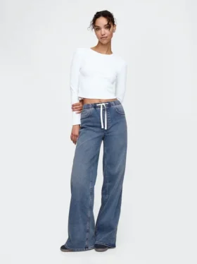 Jeans larghi in maglia a vita media