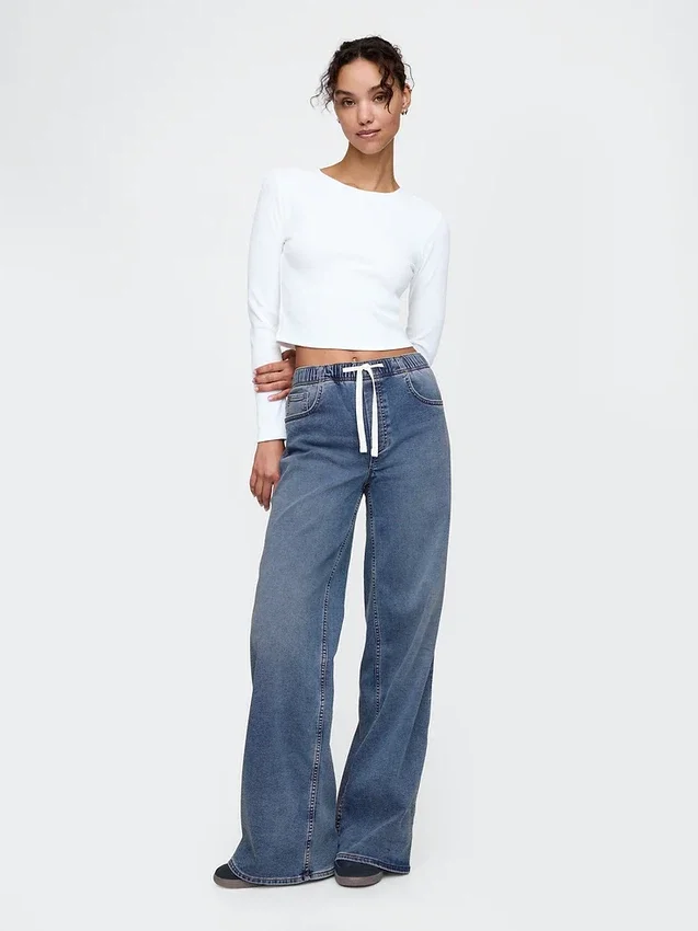 Jeans larghi in maglia a vita media