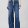 Jeans larghi in maglia a vita media