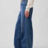 Jeans larghi in maglia a vita media