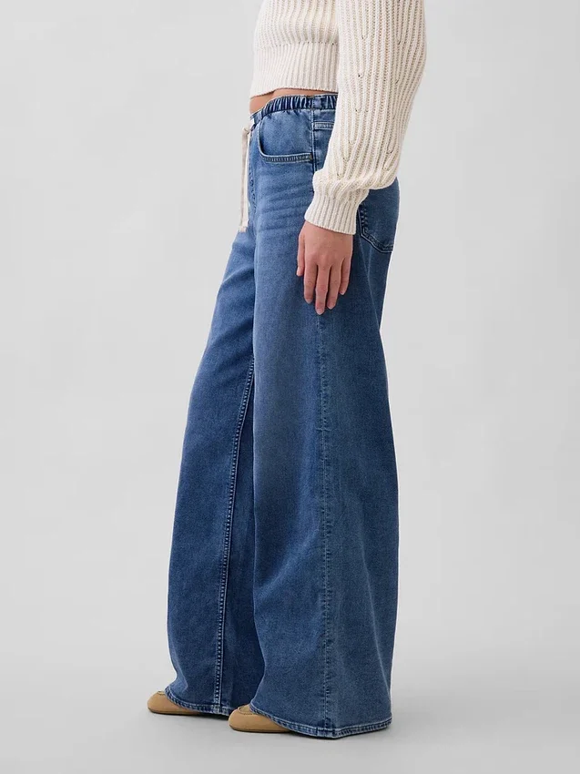 Jeans larghi in maglia a vita media