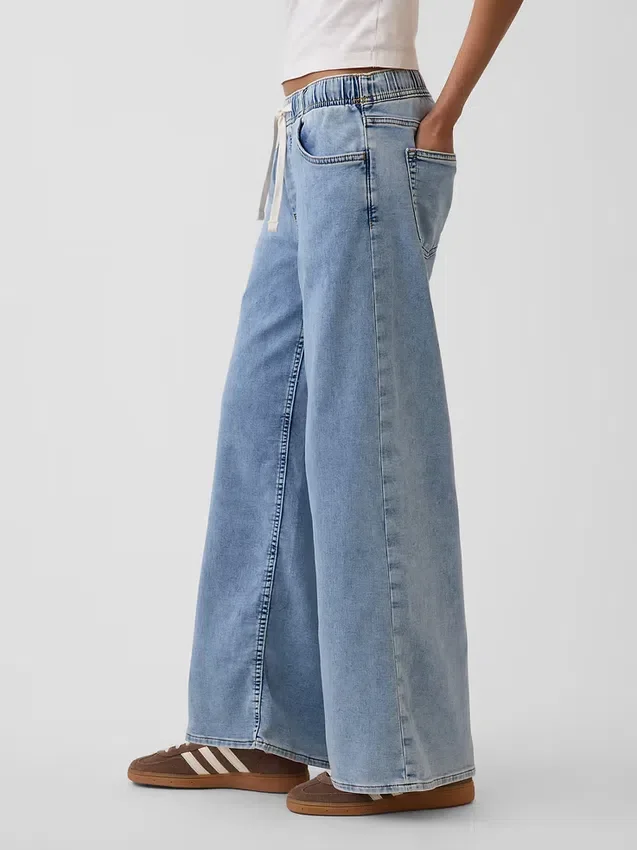 Jeans larghi in maglia a vita media