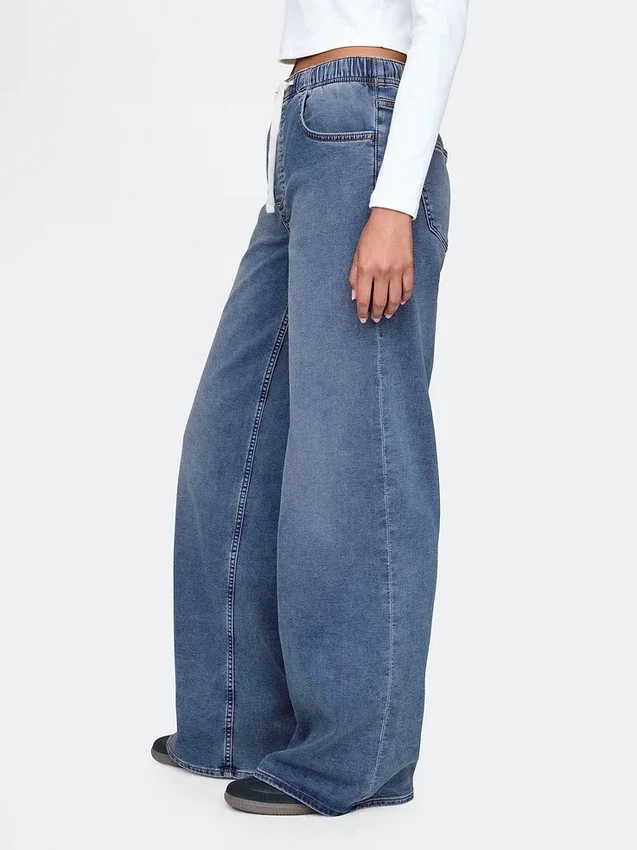 Jeans larghi in maglia a vita media