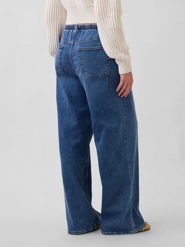 Jeans larghi in maglia a vita media