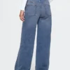 Jeans larghi in maglia a vita media