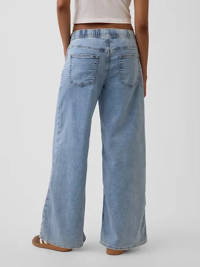 Jeans larghi in maglia a vita media