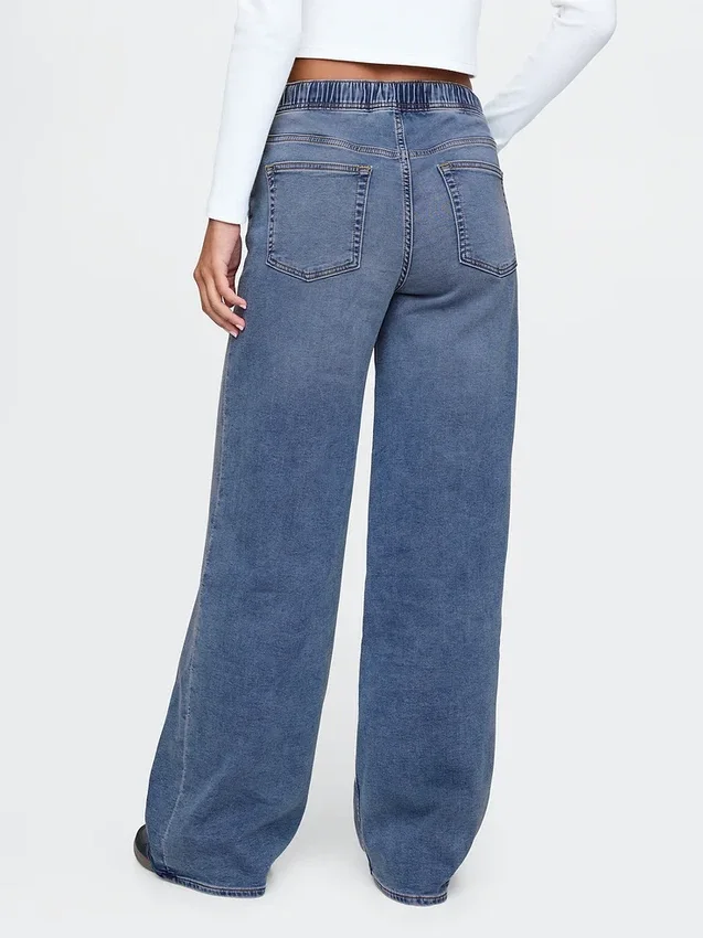 Jeans larghi in maglia a vita media