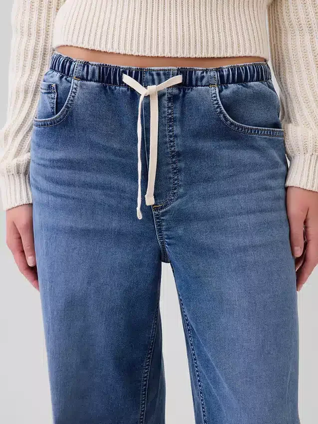 Jeans larghi in maglia a vita media