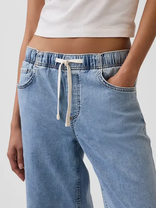 Jeans larghi in maglia a vita media