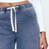 Jeans larghi in maglia a vita media