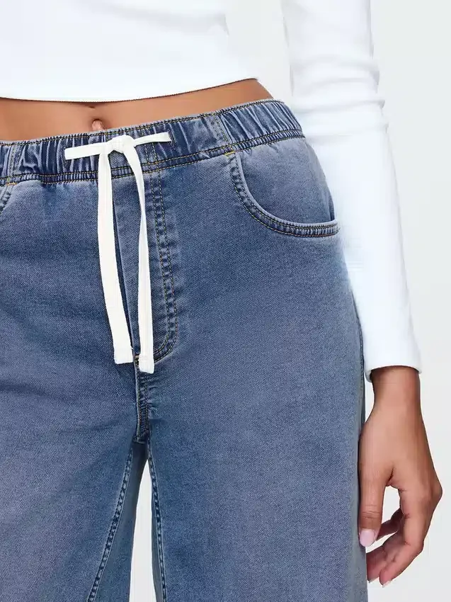 Jeans larghi in maglia a vita media