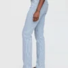 Jeans slim a gamba dritta a vita alta in stile anni ’90