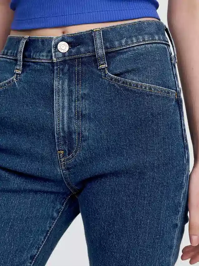 Jeans slim a gamba dritta a vita alta in stile anni ’90