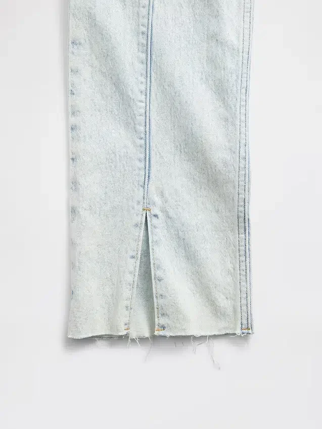 Jeans slim a gamba dritta a vita alta in stile anni ’90
