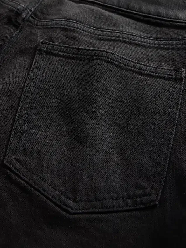 Jeans slim a gamba dritta a vita alta in stile anni ’90