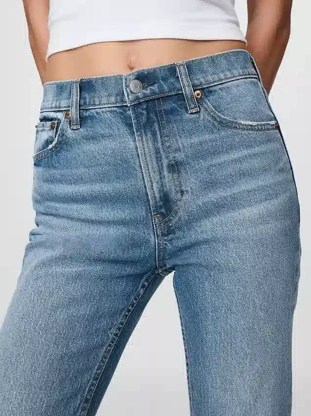 Jeans slim a gamba dritta a vita alta in stile anni ’90