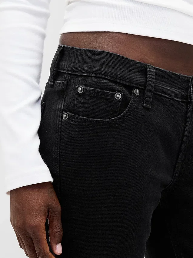 Jeans slim a vita bassa in stile anni '90