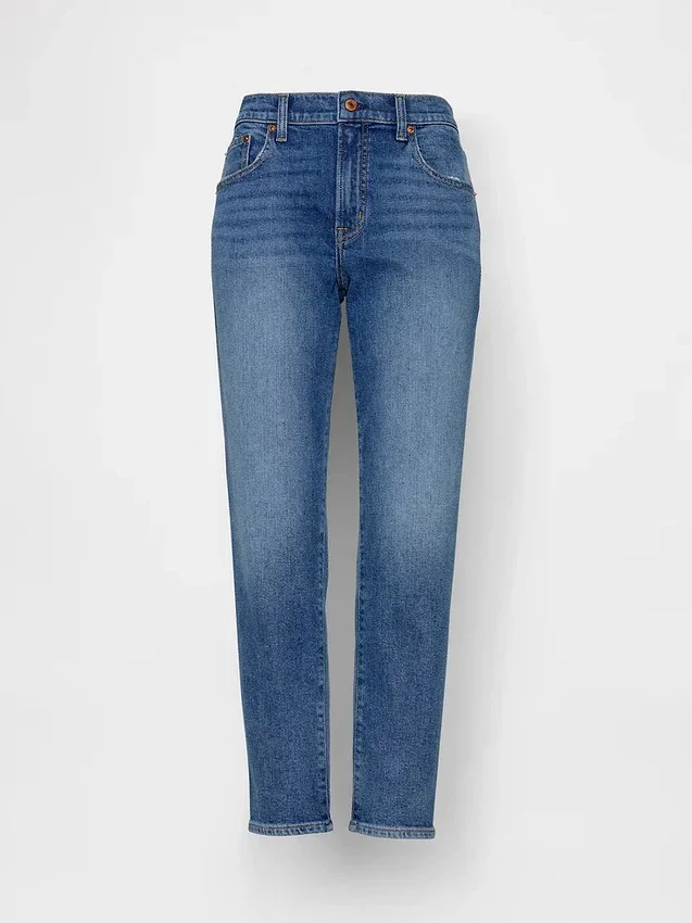 Jeans slim a vita media con gamba affusolata