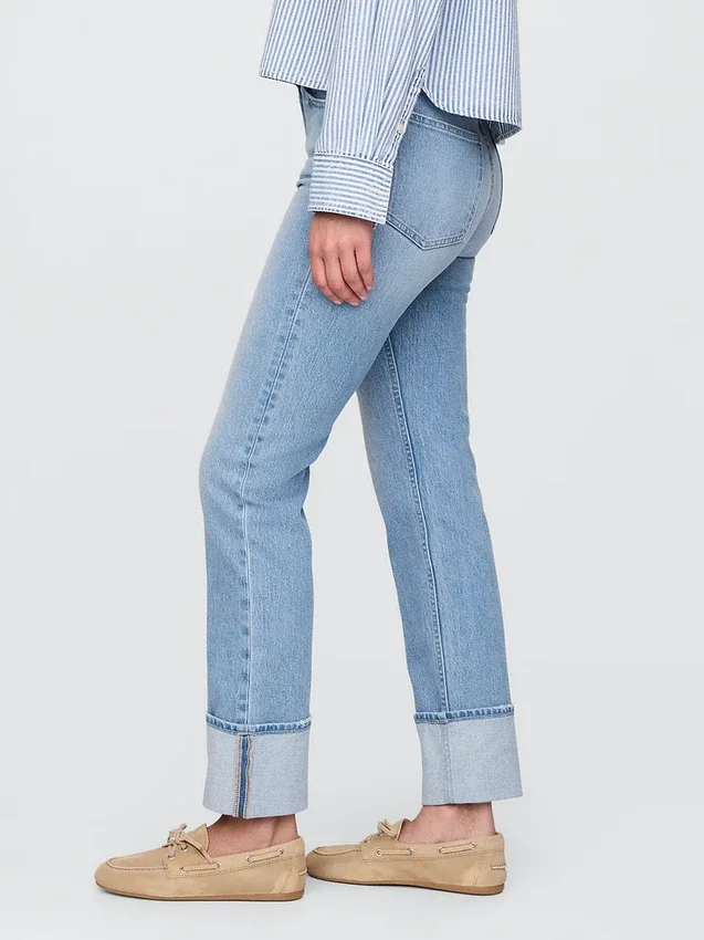 Jeans slim dritti a vita alta con risvolto in stile anni '90