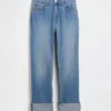 Jeans slim dritti a vita alta con risvolto in stile anni '90