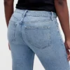 Jeans slim dritti a vita bassa in stile anni '90 per forme sinuose