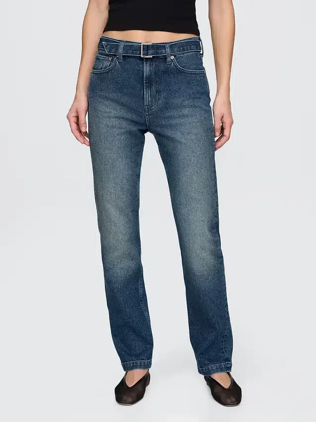 Jeans slim dritti anni ’90 a vita alta con cintura