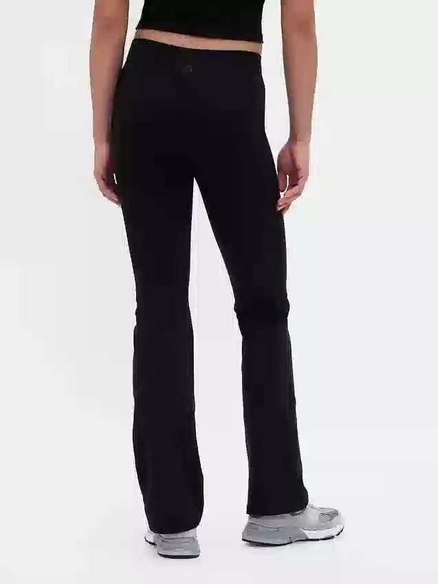 Leggings GapFit a vita media con gamba a zampa