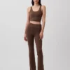 Leggings GapFit Smooth con vita ripiegabile e gamba leggermente svasata