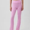 Leggings GapFit Smooth con vita ripiegabile e gamba leggermente svasata