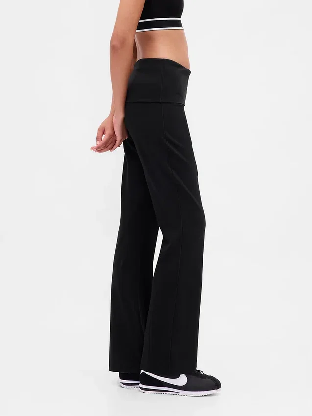 Leggings GapFit Smooth con vita ripiegabile e gamba leggermente svasata