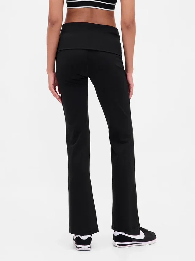 Leggings GapFit Smooth con vita ripiegabile e gamba leggermente svasata