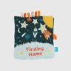 Libro morbido con attività e carta frusciante “Little Rocket Finds Home”