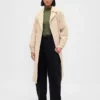 Maglia a collo alto moderna