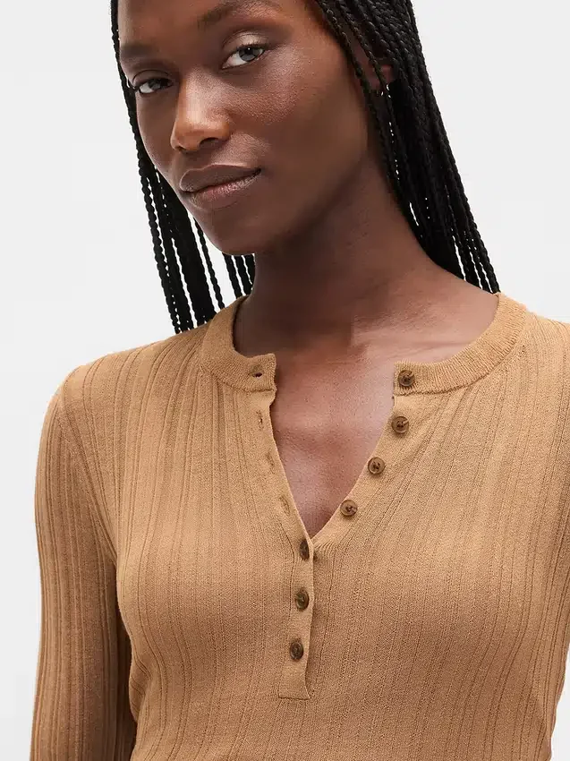 Maglia Henley a coste trasparente