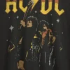 Maglietta con stampa Ac/Dc dal taglio comodo