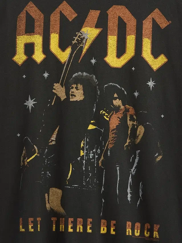 Maglietta con stampa Ac/Dc dal taglio comodo