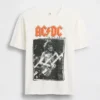 Maglietta con stampa Ac/Dc dal taglio comodo