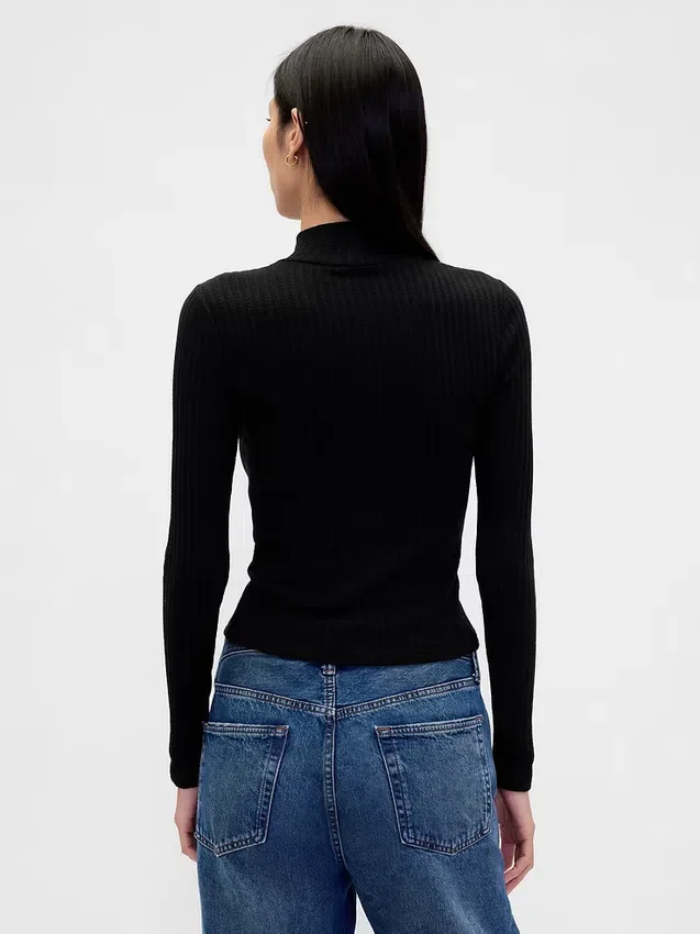 Maglione a collo alto corto a costine pointelle