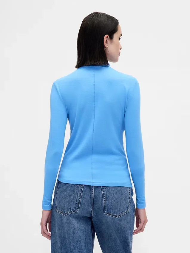 Maglione a collo alto leggerissimo
