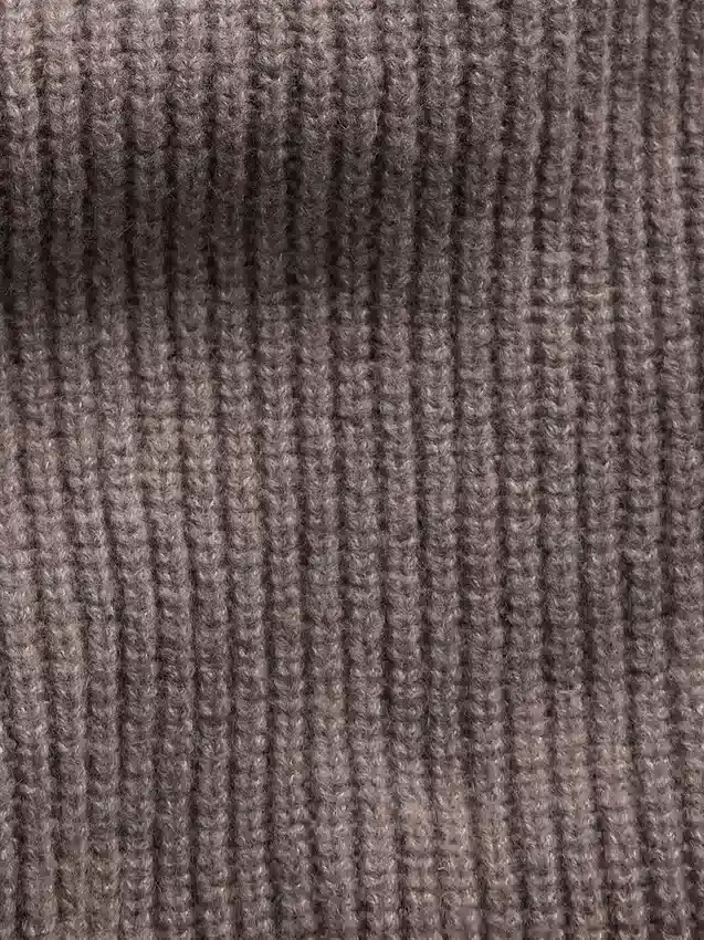 Maglione CashSoft dalla vestibilità comoda con lavorazione a trecce