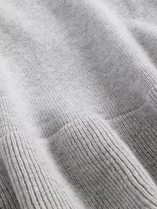 Maglione da bambino con peplo dal taglio morbido