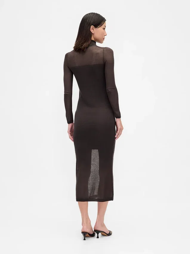 Maglione lungo in maglia trasparente con collo alto
