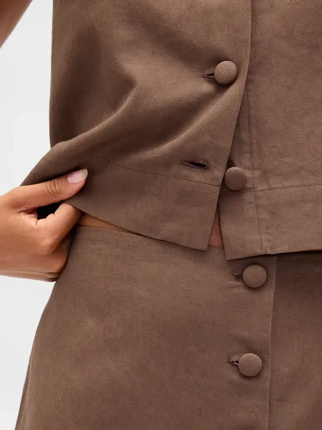 Mini gonna-pantaloncino con bottoni sul davanti in misto lino