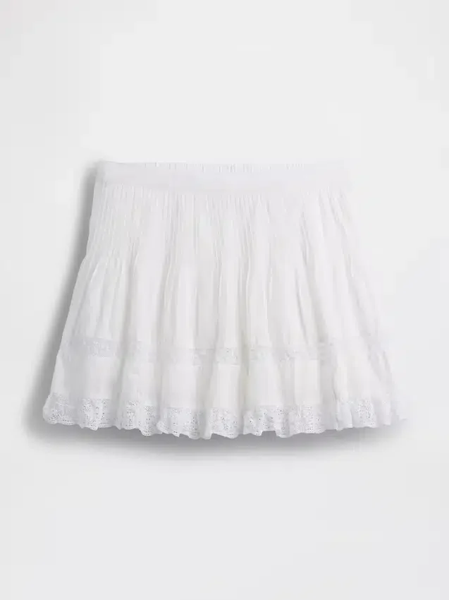 Mini gonna-pantaloncino facile da indossare con bordi in pizzo e pieghe