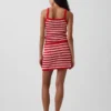 Mini gonna-pantaloncino facile da indossare in cotone 100% lavorato all’uncinetto