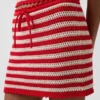 Mini gonna-pantaloncino facile da indossare in cotone 100% lavorato all’uncinetto