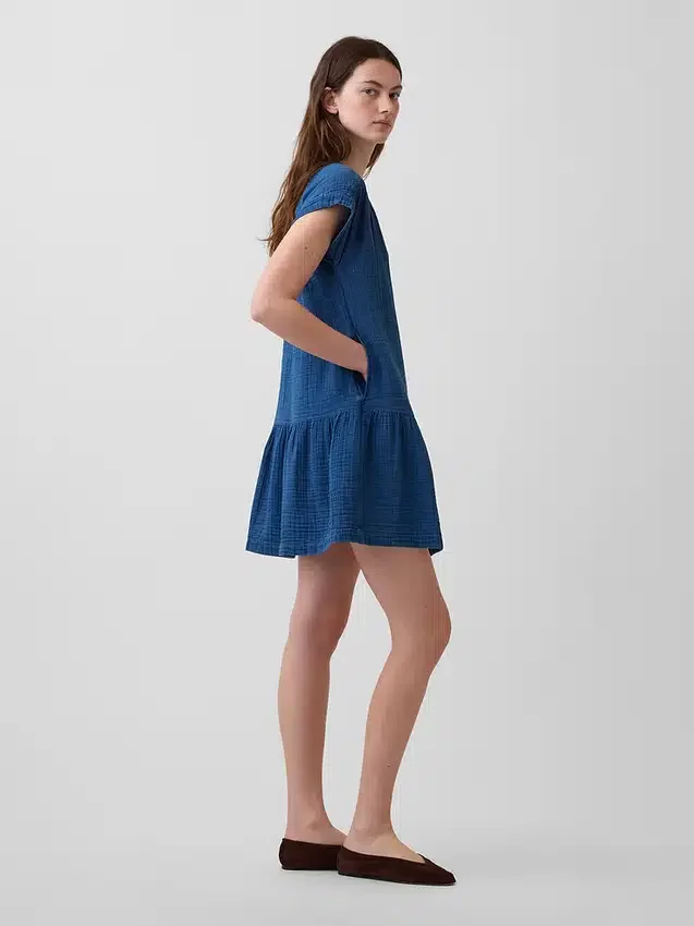 Miniabito a camicia in denim di garza di cotone con vita bassa