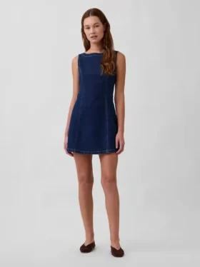 Miniabito in denim con scollo a barchetta
