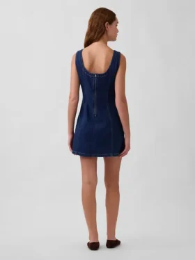 Miniabito in denim con scollo a barchetta